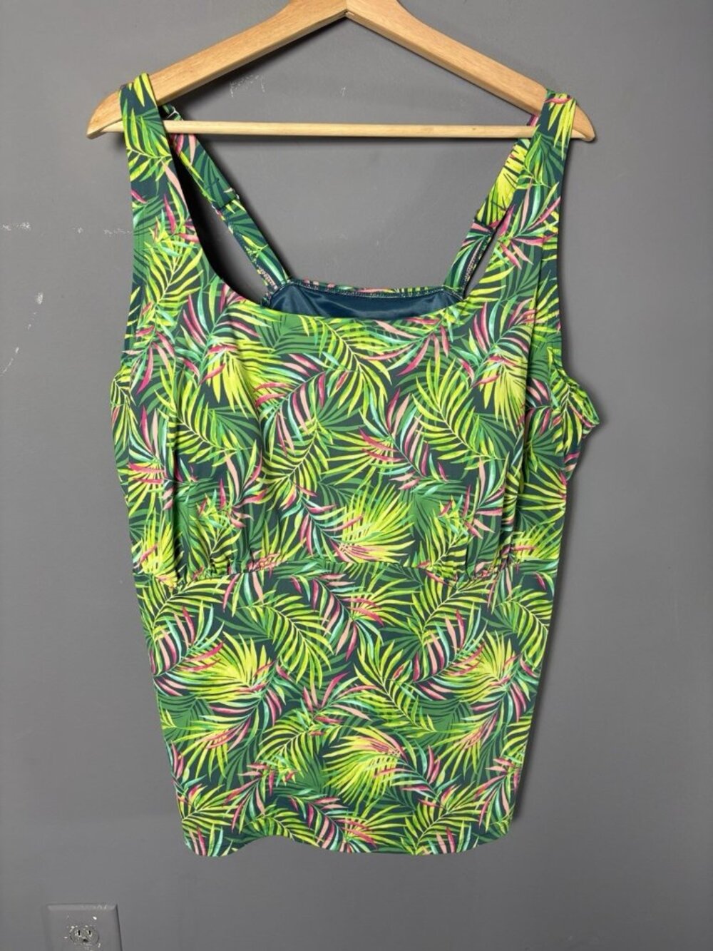 LANDS END Womens Plus Size 24W DDD Underwire Tankini Swimsuit Top Leaf Print